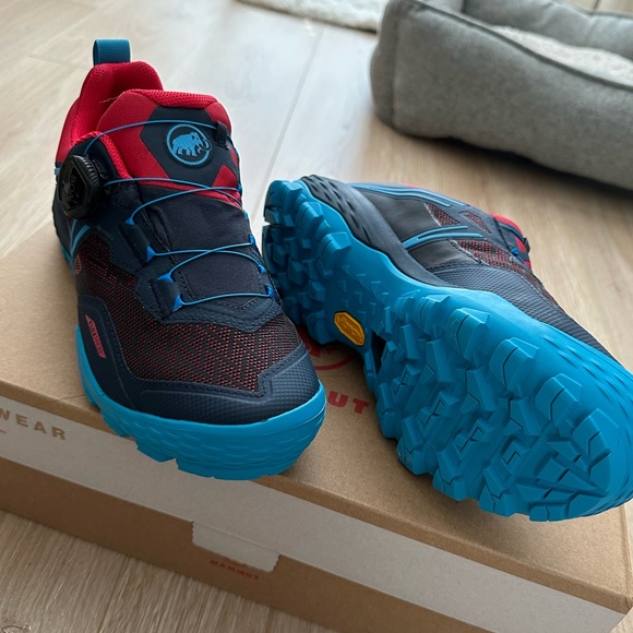 Mammut Hiking Shoes - Picture 8 of 10